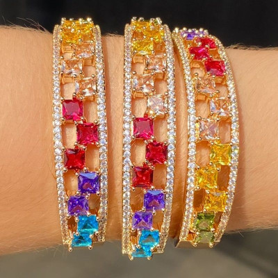 Bracelete Banhado a Ouro Cravejado em Zircônias Coloridas -  